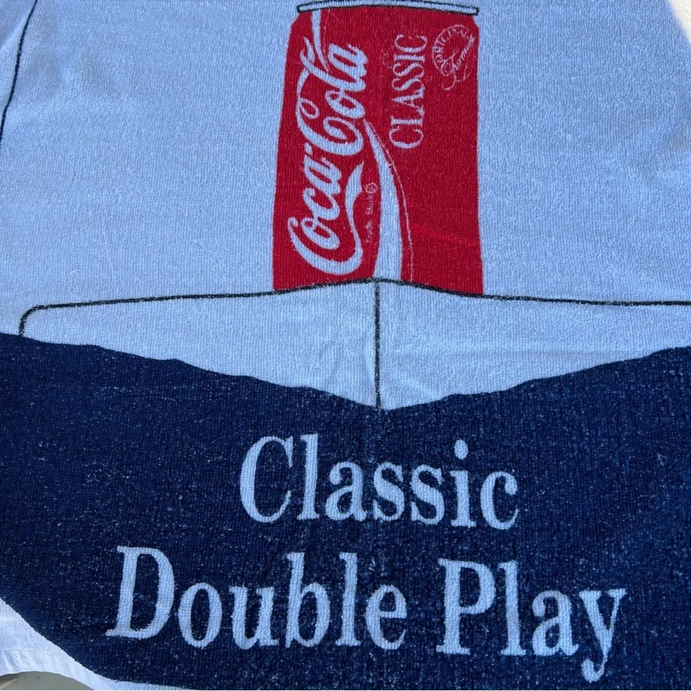 VTG San Diego Padres Coca Cola 1991 Stadium Giveaway Beach Towel 28 x 58 GUC